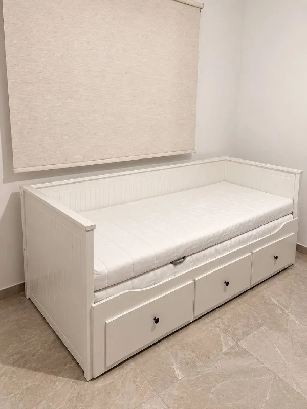 Раздвижная кровать IKEA с двумя матрасами