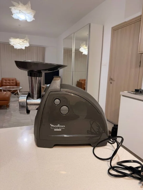 Мясорубка Moulinex HV8 plus 2000W