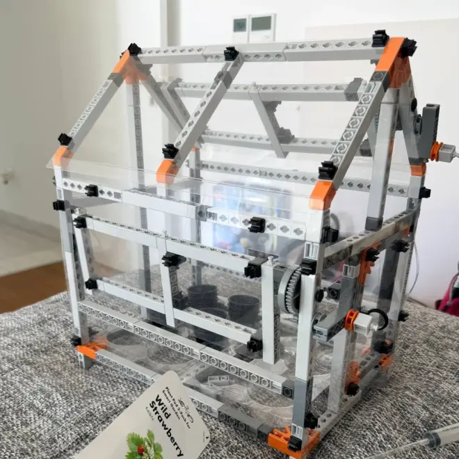 DIY LEGO Greenhouse for Plants