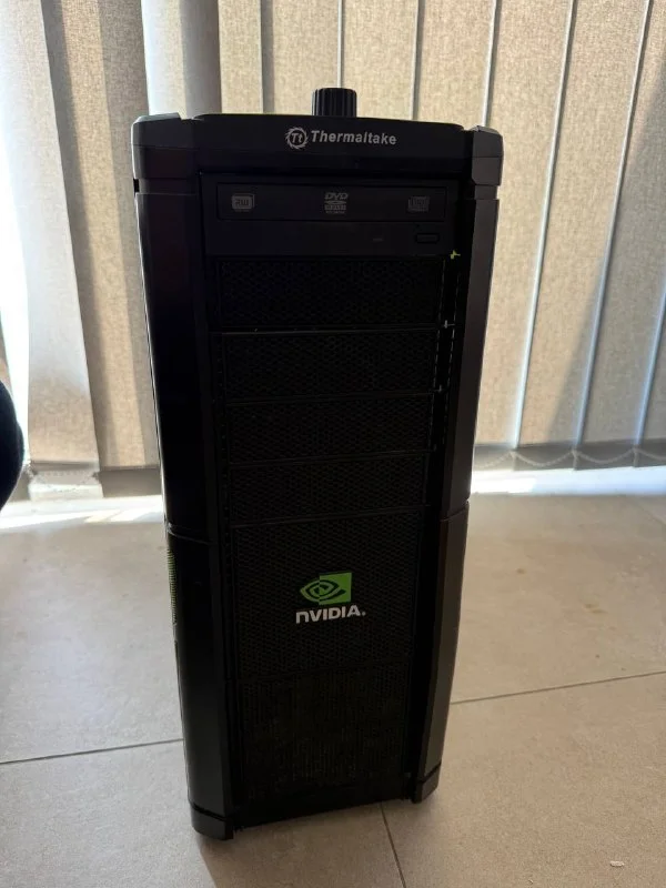 Thermaltake Desktop PC with Ryzen 3 3200GE