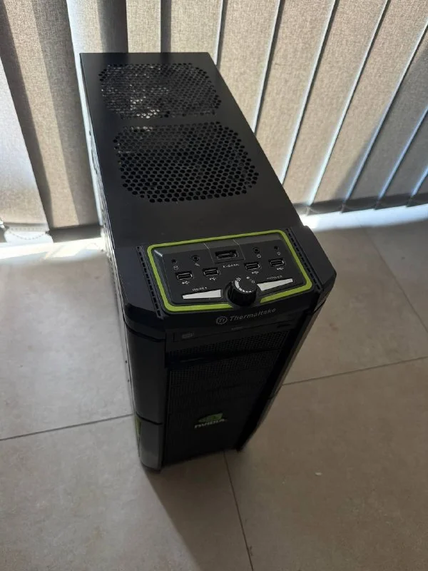 Thermaltake Desktop PC with Ryzen 3 3200GE