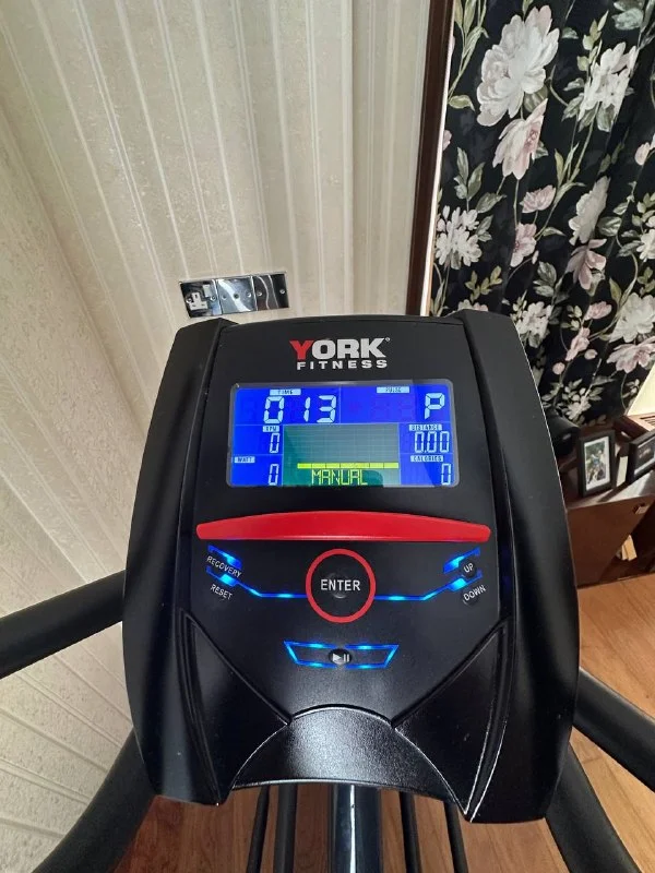 Эллиптический тренажёр YORK Fitness X520