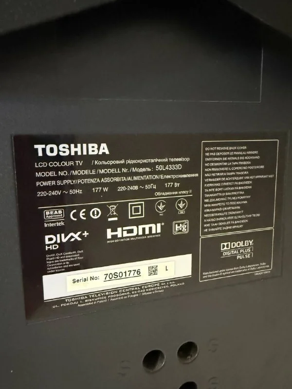 Телевизор Toshiba 50 дюймов и настенное крепление