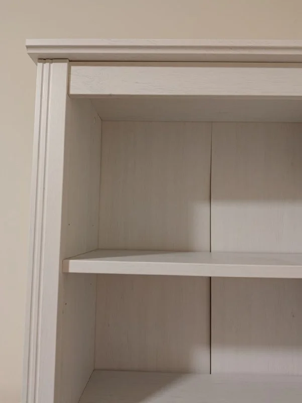Шкаф IKEA IDANÄS белый с узором дерева
