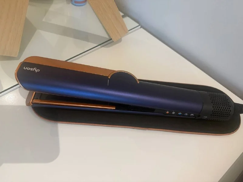 Выпрямитель для волос Dyson Airstrait