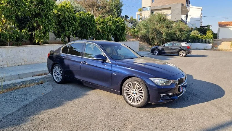 BMW 320i