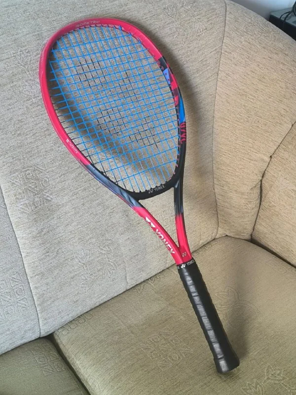 Теннисная ракетка Yonex Vcore 100