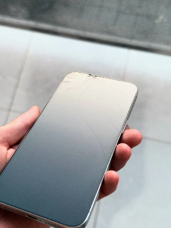 Damaged iPhone 15 Pro Max 512GB