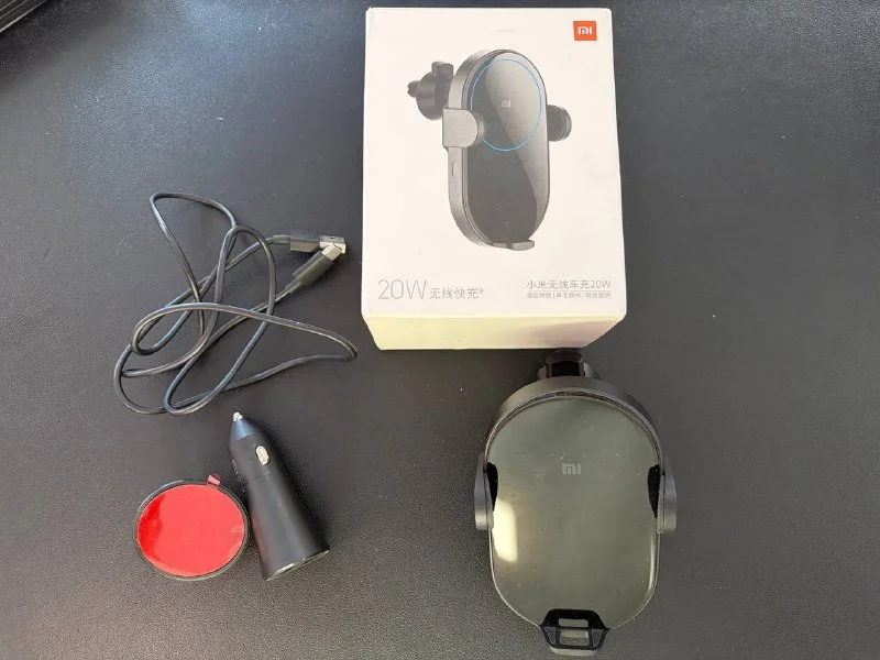 Беспроводная зарядка-держатель Xiaomi 20W Wireless Car Charger